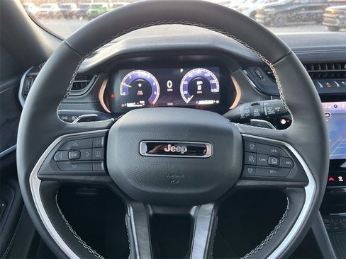 New 2026 Jeep Grand Cherokee Laredo image 13