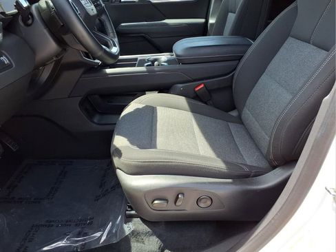 Used 2025 GMC Acadia Elevation FWD image 21