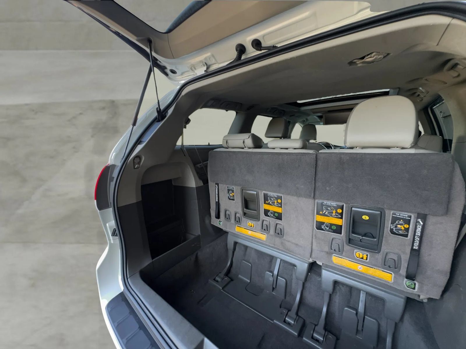 Used 2011 Toyota Sienna Limited w/ Premium Pkg AWD/4WD image 45