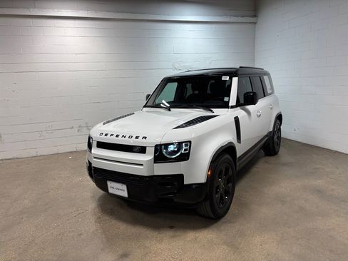 Used 2023 Land Rover Defender 110 X-Dynamic SE image 2