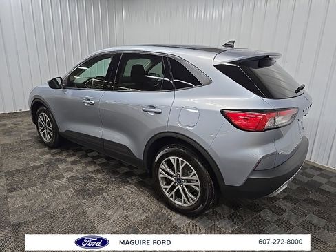 Used 2022 Ford Escape SEL image 11