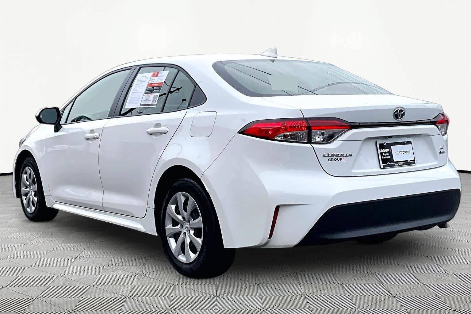 Used 2025 Toyota Corolla LE FWD image 12