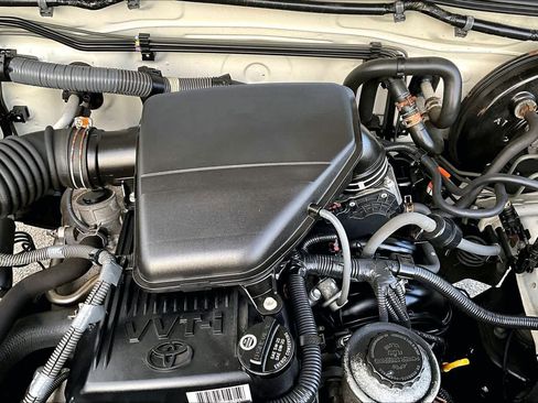 Used 2010 Toyota Tacoma 2WD Regular Cab image 32