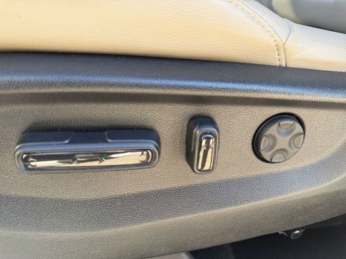 Used 2020 Honda CR-V Touring image 15