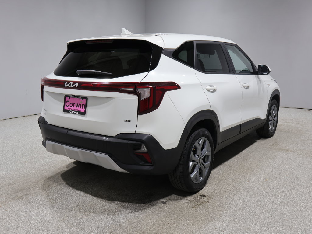 Used 2026 Kia Seltos LX AWD/4WD image 2