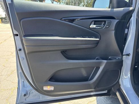 Used 2022 Honda Ridgeline Black Edition image 22