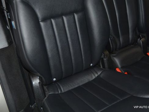 Used 2009 Mercedes-Benz R 320 BlueTEC 4MATIC image 25