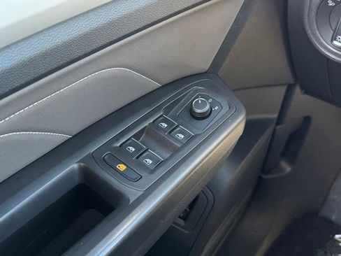 Used 2022 Volkswagen Atlas Cross Sport SEL R-Line AWD/4WD image 33