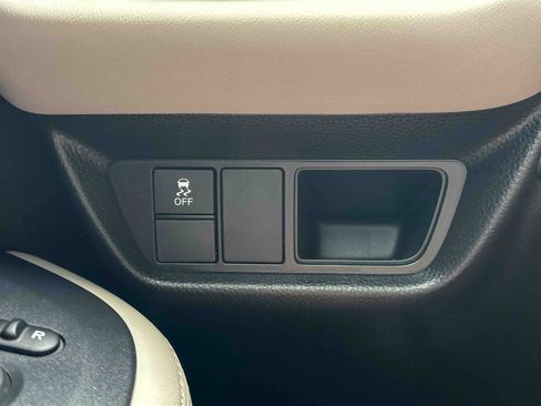 Used 2025 Honda HR-V LX image 36