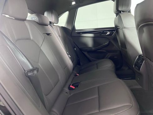 Certified 2025 Porsche Macan image 22