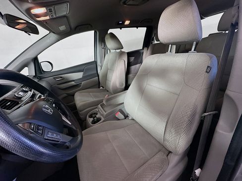 Used 2016 Honda Odyssey SE image 13