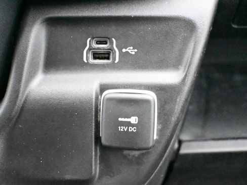 Used 2025 RAM ProMaster 2500 w/ Convenience Group FWD image 17