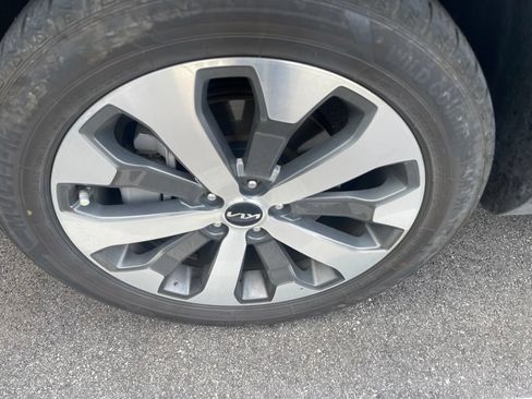 Certified 2022 Kia Telluride S AWD/4WD image 5