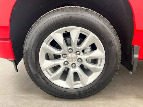 Used 2025 Chevrolet Silverado 1500 Custom image 27