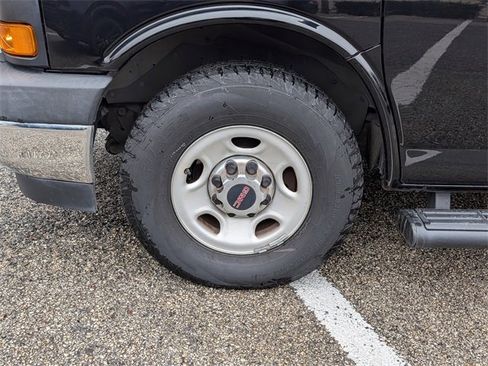 Used 2018 GMC Savana 3500 LT w/ LT Preferred Equipment Group image 9