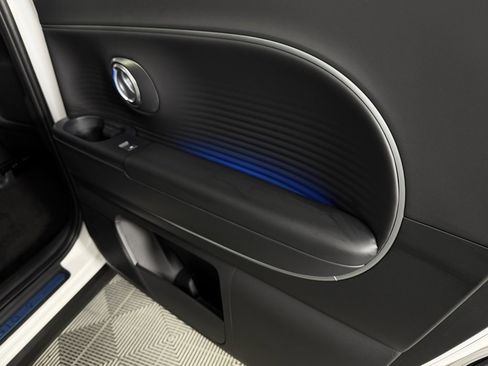 Used 2026 Hyundai Ioniq 9 SEL image 32