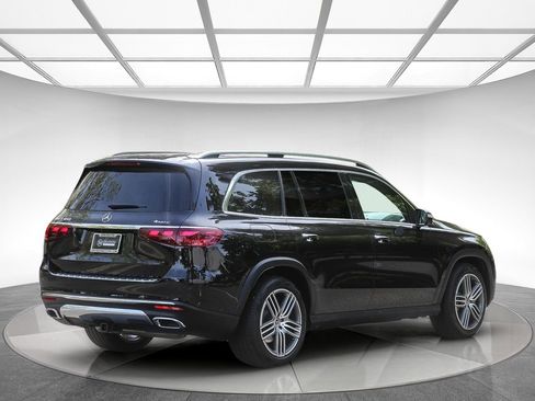 Certified 2024 Mercedes-Benz GLS 450 4MATIC image 4