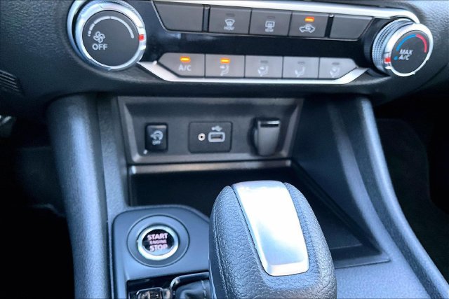 Used 2025 Nissan Sentra S FWD image 15