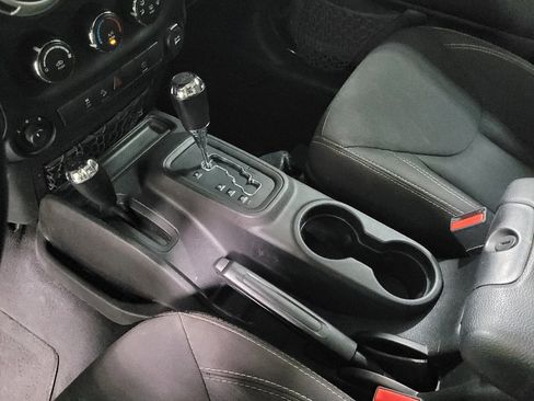 Used 2015 Jeep Wrangler Rubicon w/ Power Convenience Group AWD/4WD image 26
