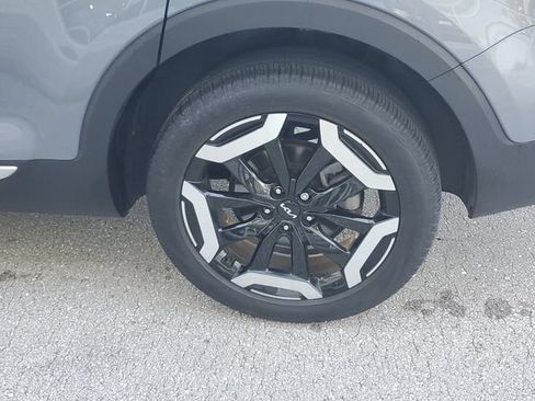 Certified 2023 Kia Telluride EX w/ EX Captain's Chair Package FWD image 5