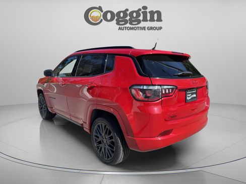 Used 2022 Jeep Compass Limited image 3