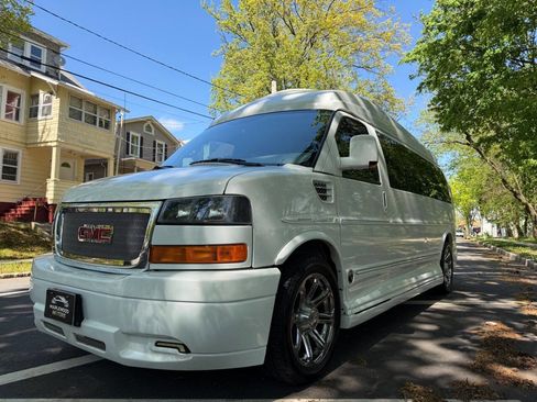 Used 2013 GMC Savana 2500 Extended RWD image 2