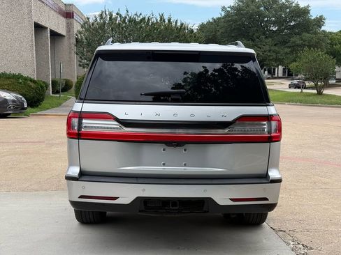 Used 2019 Lincoln Navigator Reserve AWD/4WD image 5