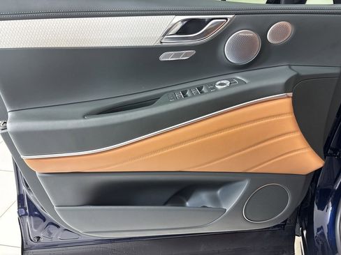 Used 2025 Genesis GV80 3.5T Prestige image 16