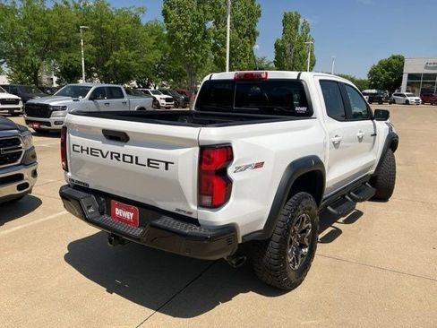 Used 2024 Chevrolet Colorado ZR2 w/ ZR2 Convenience Package III AWD/4WD image 6
