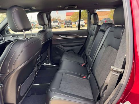 New 2026 Jeep Grand Cherokee Altitude AWD/4WD image 10