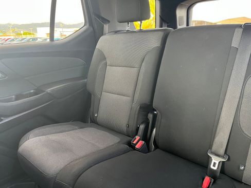 Used 2023 Chevrolet Traverse LT image 38