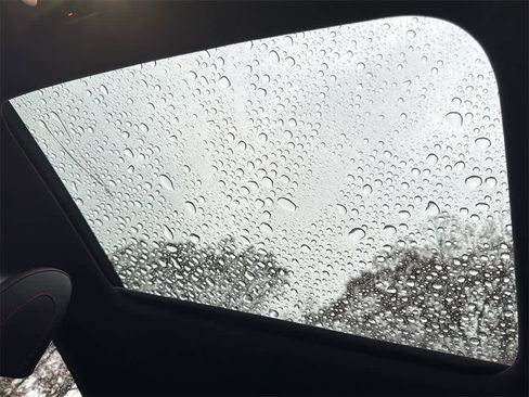 Used 2023 Genesis G70 3.3T w/ Sport Prestige Package image 32