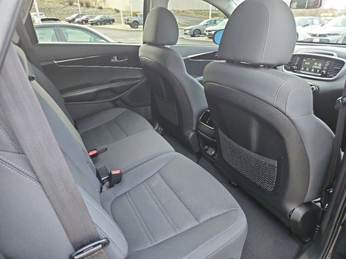 Used 2020 Kia Sorento LX w/ LX I4 Convenience Package image 17