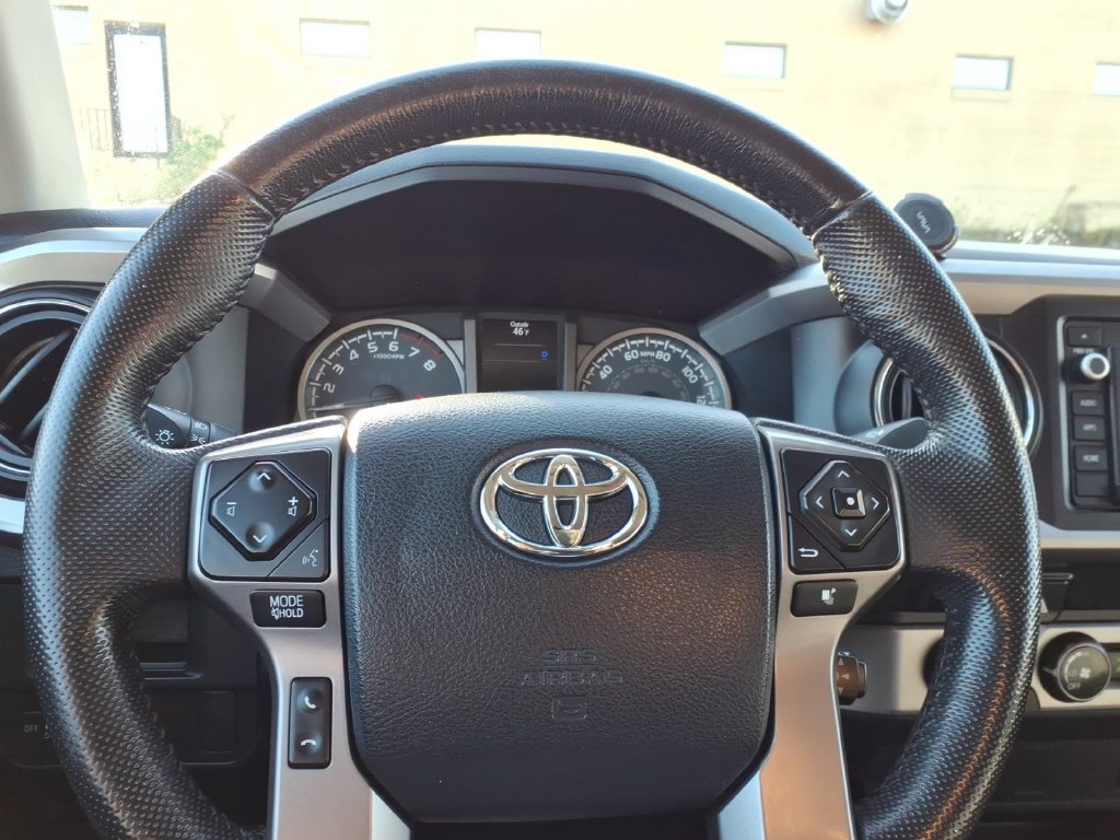 Used 2016 Toyota Tacoma SR5 w/ SR5 Appearance Package (SN) AWD/4WD image 28