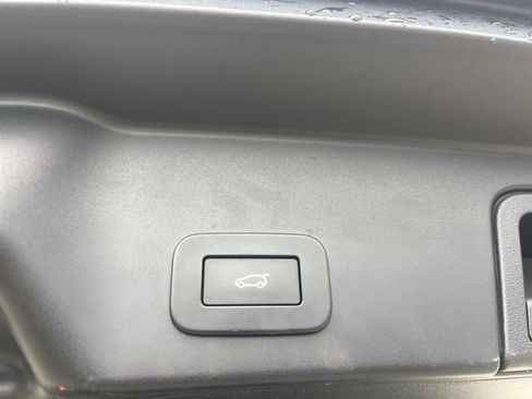 Used 2023 Land Rover Range Rover Evoque S image 7