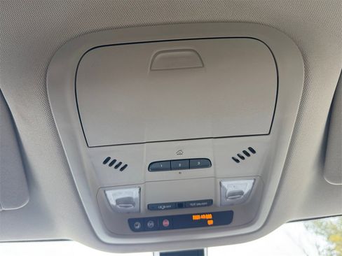 Used 2020 Buick Enclave Essence image 26