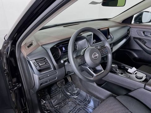 Used 2023 Nissan Rogue SV image 8