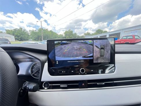 New 2025 Mitsubishi Outlander SE image 17