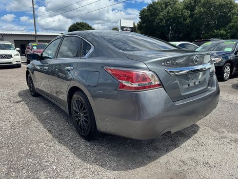 Used 2015 Nissan Altima 2.5 S w/ Power Driver Seat Package FWD image 2