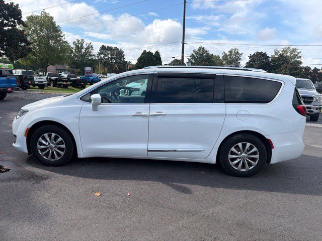 Used 2019 Chrysler Pacifica Touring-L FWD image 7