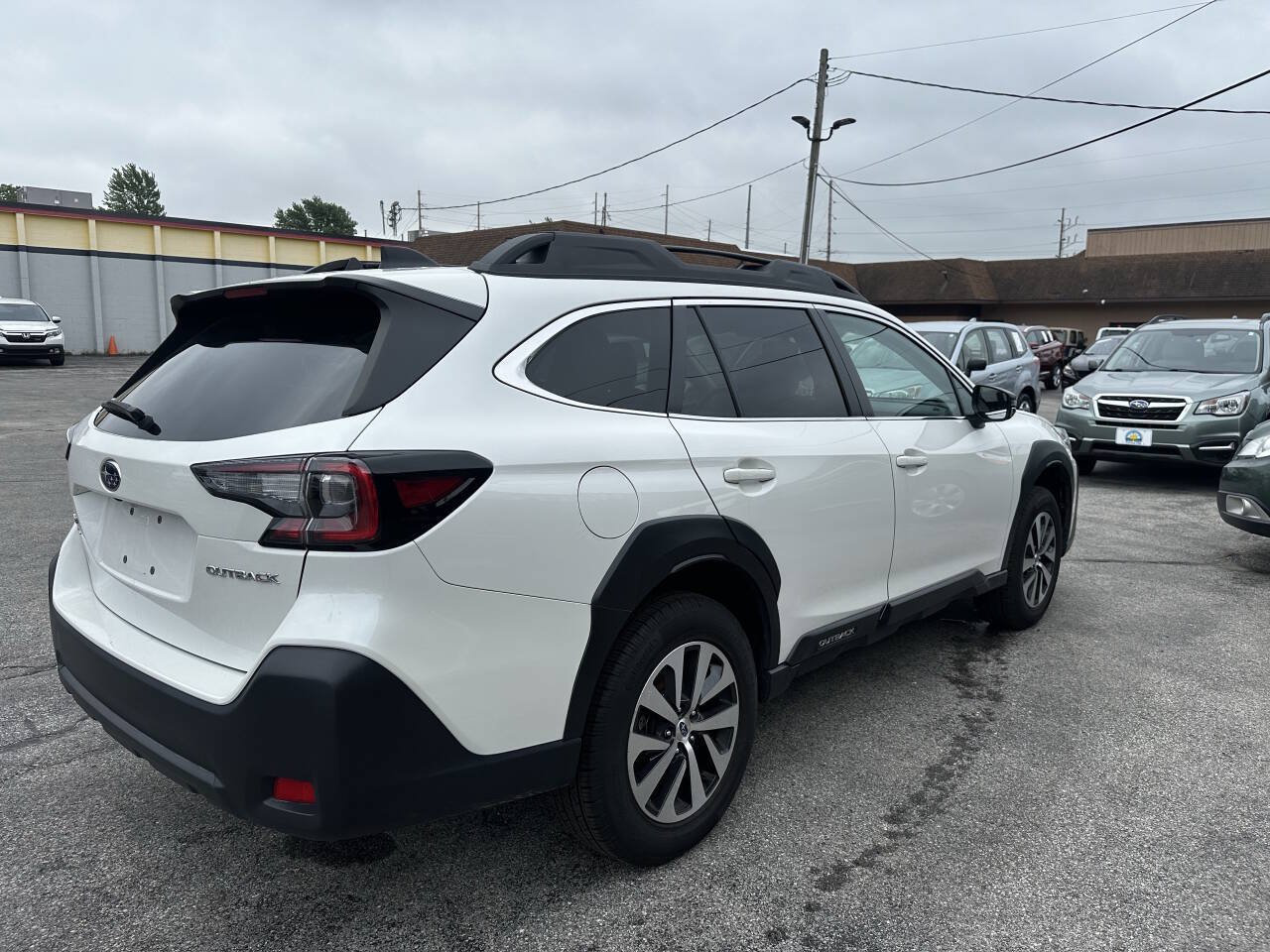 Used 2023 Subaru Outback Premium AWD/4WD image 19