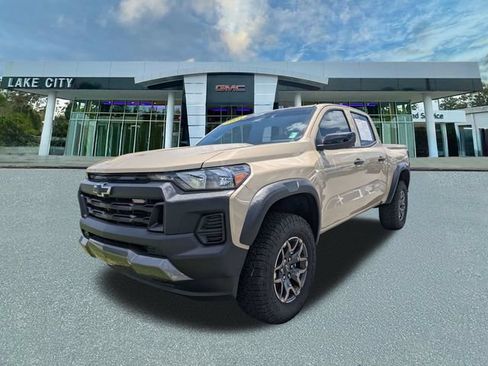 Used 2023 Chevrolet Colorado Trail Boss w/ Technology Package AWD/4WD image 7