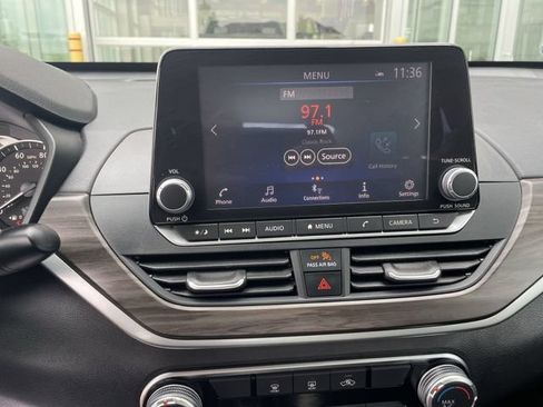 Used 2025 Nissan Altima 2.5 SV FWD image 22