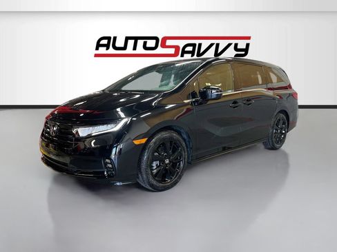 Used 2024 Honda Odyssey Sport image 3