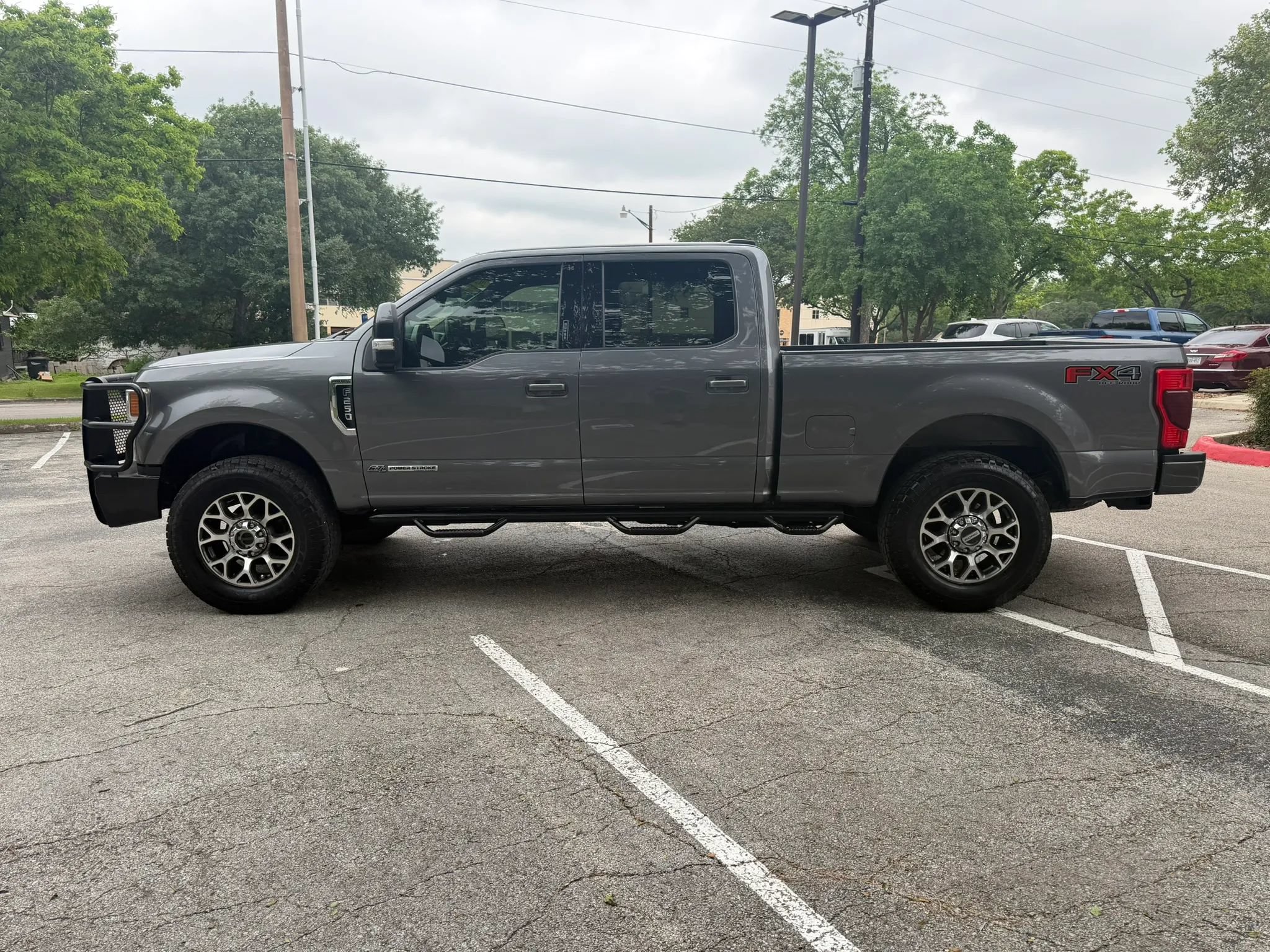 Used 2021 Ford F250 Lariat w/ FX4 Off-Road Package AWD/4WD image 8