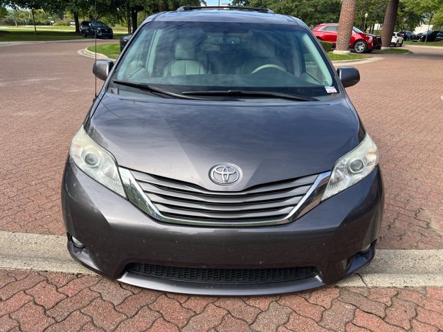 Used 2011 Toyota Sienna XLE FWD image 5