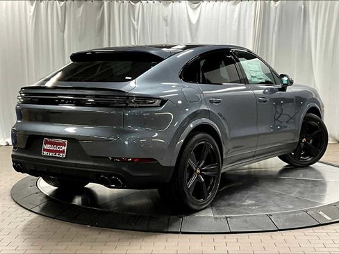 New 2026 Porsche Cayenne Coupe AWD/4WD image 7