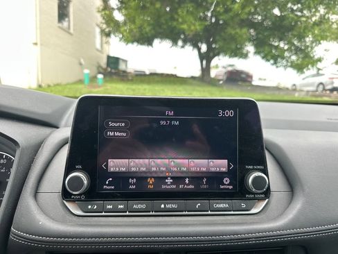 Used 2024 Nissan Rogue S FWD image 16