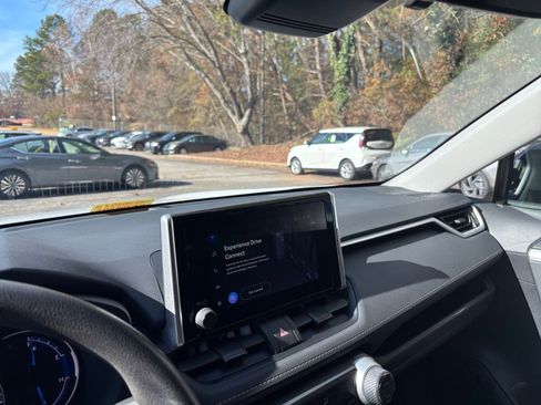 Used 2025 Toyota RAV4 LE image 35