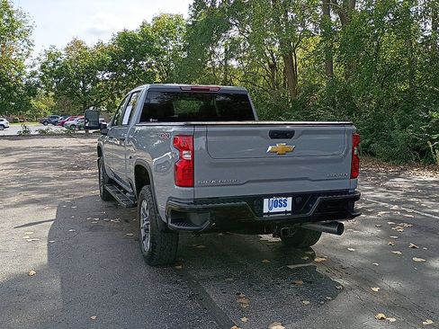 Used 2025 Chevrolet Silverado 2500 Custom w/ Custom Value Package AWD/4WD image 5